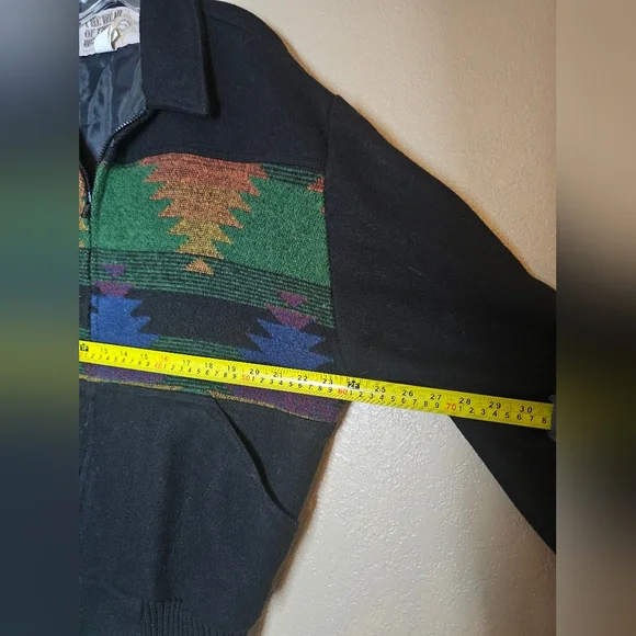 THE WEAR OF THE WEST Vtg Sweater 80% wool20% other Panel & 35% wool 60% Man mada - Picture 3 of 4